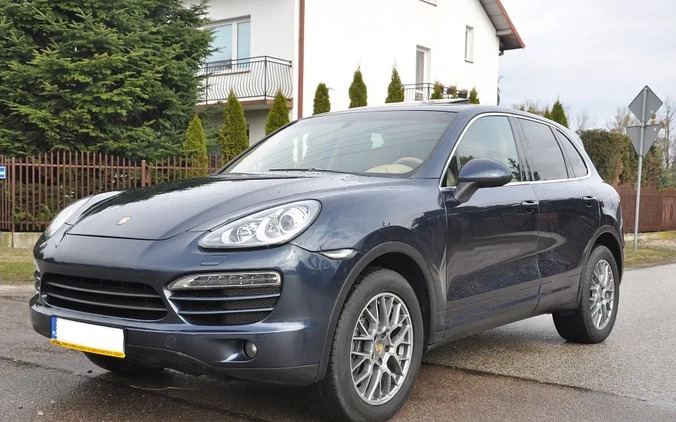 Porsche Cayenne cena 80000 przebieg: 230000, rok produkcji 2013 z Sochaczew małe 106